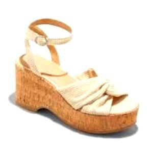 (8-0902) Universal Thread Tan Mellie Shoes Wedges Sz 9